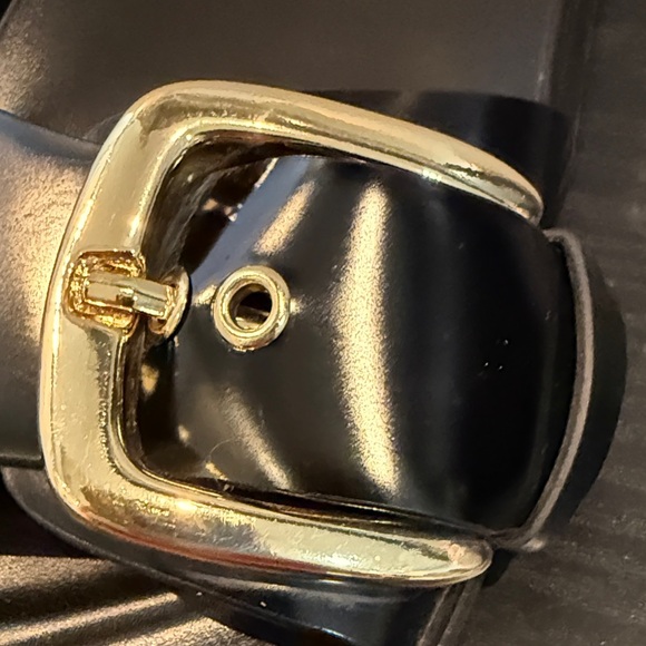 Zara Black Sandals with Gold Accent - Picture 5 of 17